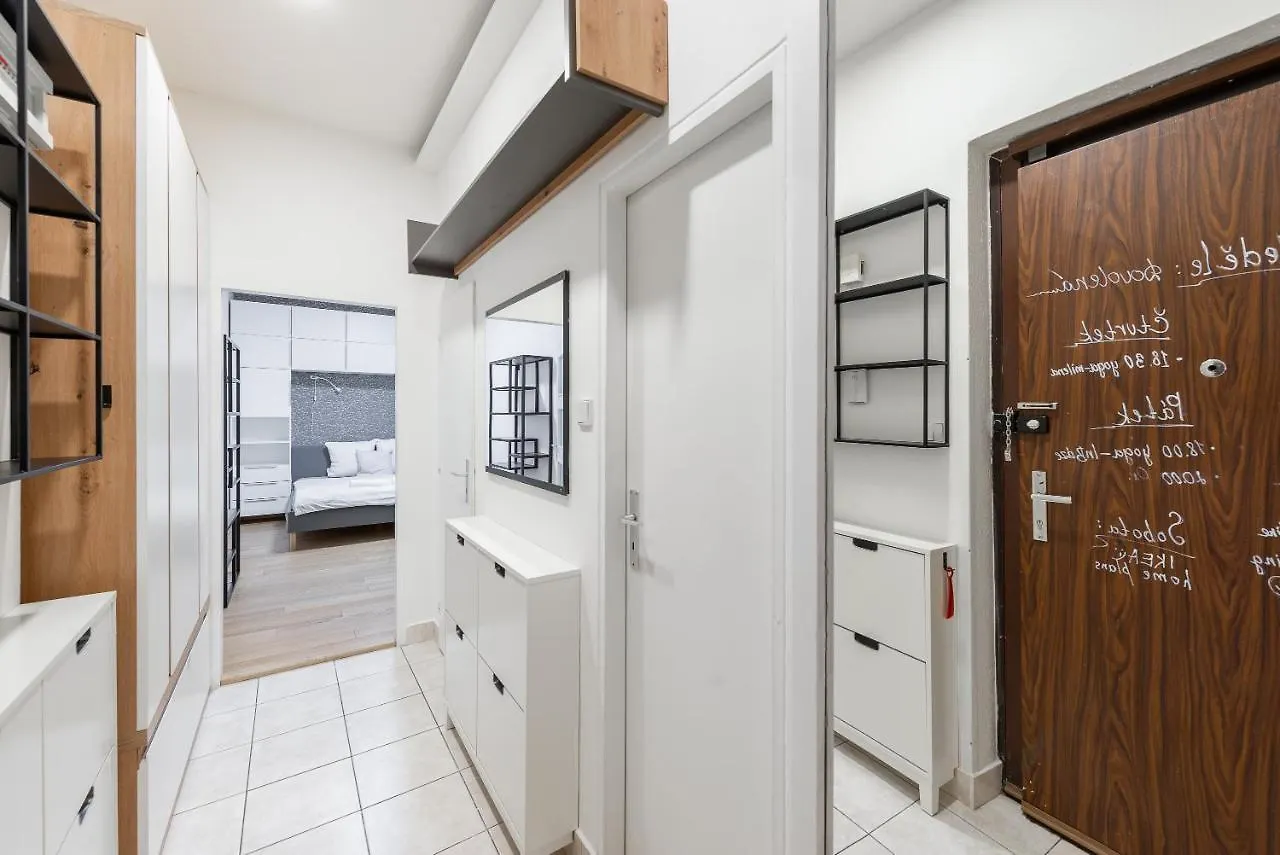 Lotus Apartment Прага